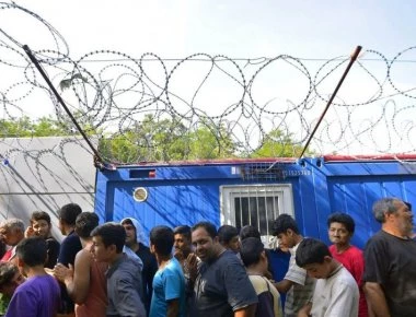 Τριακόσιοι όλοι και όλοι οι χριστιανοί πρόσφυγες στη Λέσβο